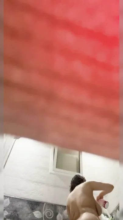 Neighbor Bhabhi With Big Ass Caught Bathing On Hidden Camera
