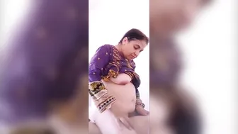 Bhabhi Riding Dick Hard Giving Thumbs Up While Getting Fucked