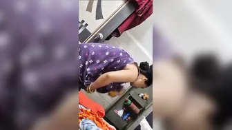 Bhabhi Changing Panties Showing Boobs In Sleeveless Blouse