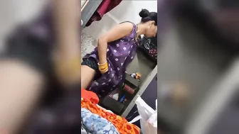 Bhabhi Changing Panties Showing Boobs In Sleeveless Blouse