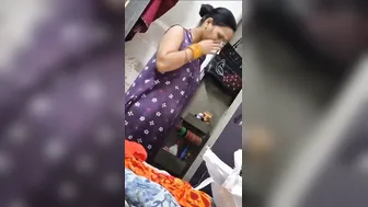 Bhabhi Changing Panties Showing Boobs In Sleeveless Blouse