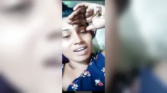 Tamil Girl Chatting Showing Her Hairy Armpits During Sex Call