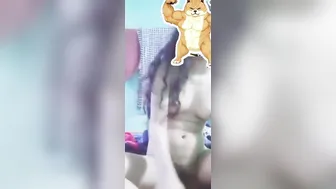 GF Using Veggie To Pleasure Herself During Video Call