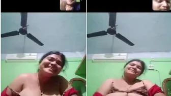 Mature Bhabhi Exposing Her Big Milky Breasts On Video Call