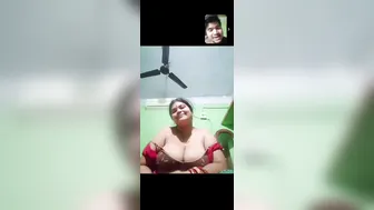 Mature Bhabhi Exposing Her Big Milky Breasts On Video Call