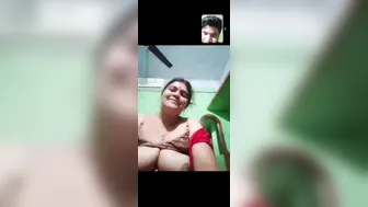 Mature Bhabhi Exposing Her Big Milky Breasts On Video Call