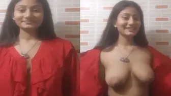 Cute GF Stripping Topless And Showing Her Body Online