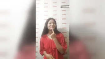 Cute GF Stripping Topless And Showing Her Body Online