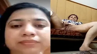 Bubbly GF Naked Making Her Naughty Whatsapp Sex Call