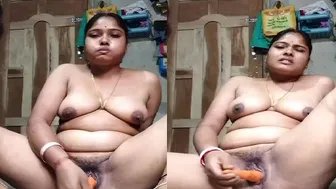 Lonely Bhabhi Masturbating With Vegetable When Hubby Is Away