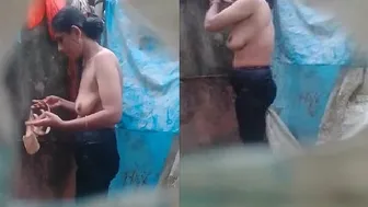 Married Bhabhi Taking Off Her Bra In Bathroom Before Bathing