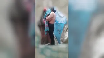 Married Bhabhi Taking Off Her Bra In Bathroom Before Bathing