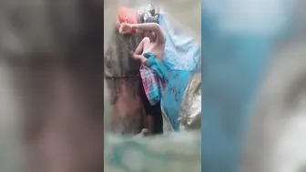 Married Bhabhi Taking Off Her Bra In Bathroom Before Bathing