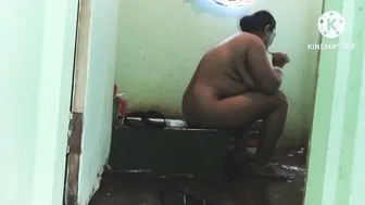 Desi Aunty Sharing Her Intimate Morning Routine On Home Video