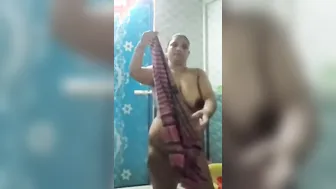 Curvy Bhabhi Flaunting Wet Tits Right After Steamy Bathroom