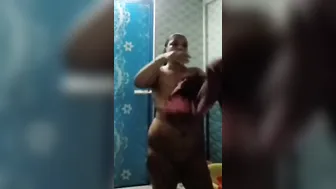 Curvy Bhabhi Flaunting Wet Tits Right After Steamy Bathroom