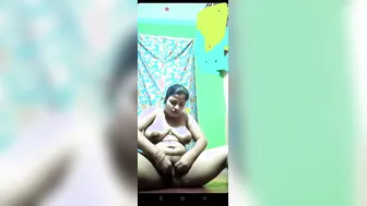 Married Bhabhi Fingering Wet Pussy During Late Night Video Call