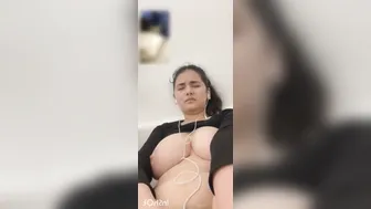 Hairy Slut GF Getting Fingered Hard In Viral Indian Clip