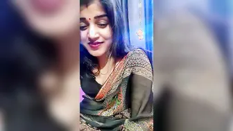 Married Woman Slowly Removing Saree Revealing Her Big Boobs