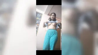 College GF Revealing Her Tight Pussy In Leaked Mms