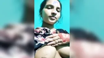 Bangla Babe Filming Her Curvy Body In Private Nude Selfie Clip