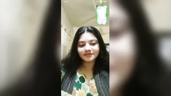 Smiling Curvy Babe Stripping Naked Showing Her Tits On Paid Cam