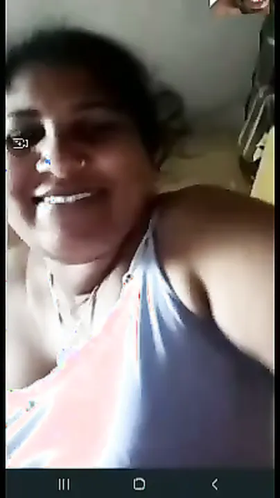 Chubby South Indian Aunty Flashing Her Massive Tits On Camera