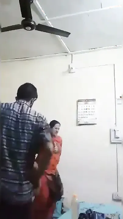 Mature Aunty Fucking Shopkeeper For Discount In Backroom