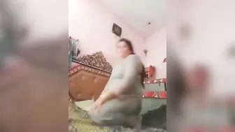 Married Woman In Black Bra Showing Her Pussy And Ass On Camera