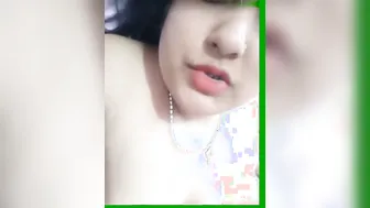 Lactating Aunty Squeezing Milk From Her Heavy Tits On Video Call