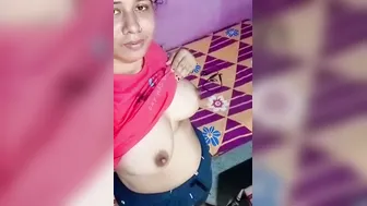 Busty Married Woman Revealing Her Huge Natural Boobs For Camera