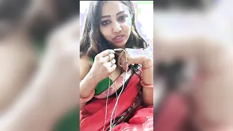 Married Bhabhi Stripping Saree Live On Cam Showing Curves