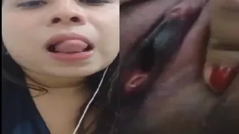 Horny Babe Spreading Her Dark Pussy Lips On Video Chat For Me