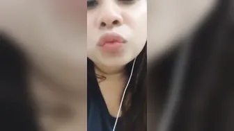 Horny Babe Spreading Her Dark Pussy Lips On Video Chat For Me