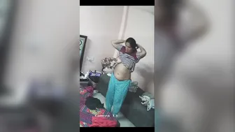 Mature Aunty Changing Clothes Caught On Camera Undressing Nude