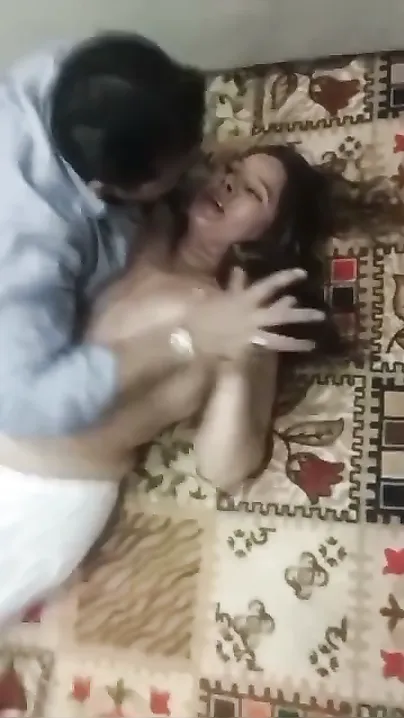 Married Woman Fucking Client Hard At Her Place For Quick Money