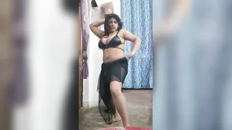 Bengali Dancing Babe Making Her Huge Boobs Bounce For Camera