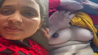 Married Bhabhi Showing Off Her Big Tits To Lover In Leaked Mms