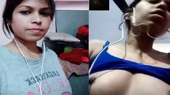 Desi Girl Showing Tight Ass After Stripping Naked Seductively