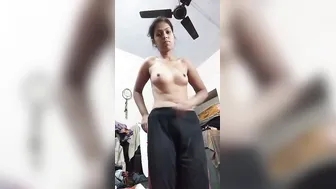 Desi Girl Showing Tight Ass After Stripping Naked Seductively