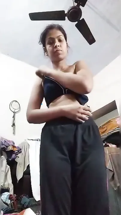 Desi Girl Showing Tight Ass After Stripping Naked Seductively