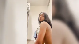 Naked GF Showing Her Tight Asshole And Pussy On Cam