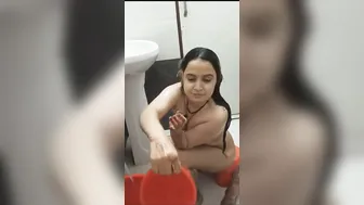 GF Taking Nude Bath With Clear Hindi Audio In Background