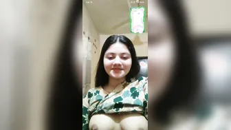 Cute Bhabhi Getting Wild Topless During Late Night Video Call