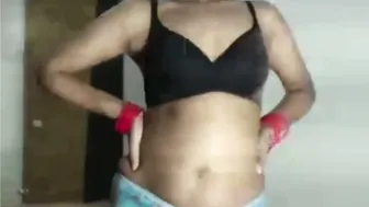 Married Wife Doing Nude Live Show Selling Tickets On Cam App