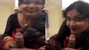 Bhabhi In Saree Giving Me Loving Blowjob With Cute Expressions