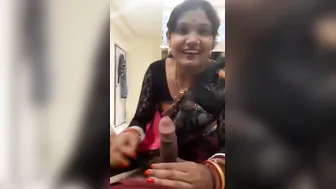Bhabhi In Saree Giving Me Loving Blowjob With Cute Expressions
