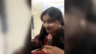 Bhabhi In Saree Giving Me Loving Blowjob With Cute Expressions
