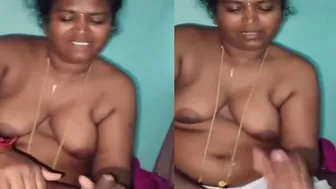 Tamil Village Aunty Giving Handjob Before Fucking Her Boyfriend