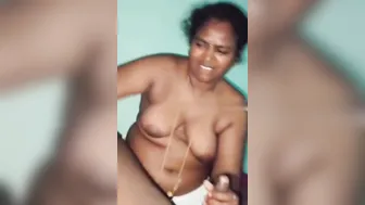 Tamil Village Aunty Giving Handjob Before Fucking Her Boyfriend